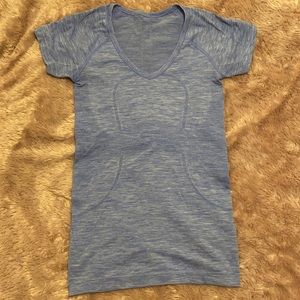 Lululemon t-shirt